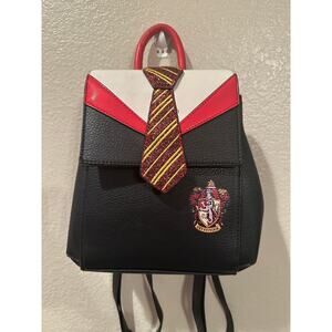 NWOT Universal Danielle Nicole Harry Potter Gryffindor Uniform Backpack Red Robe